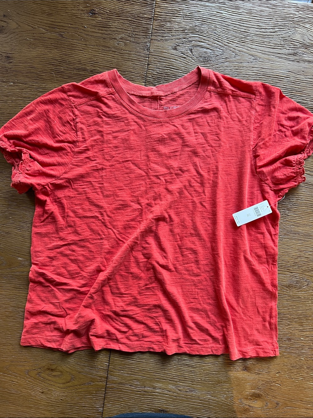 Flutter Puff Tee